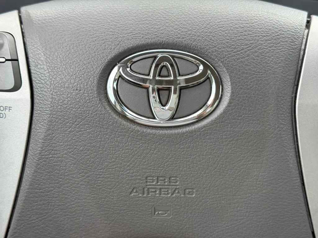 Toyota Camry 4dr Sdn I4 Man (Natl) 2010