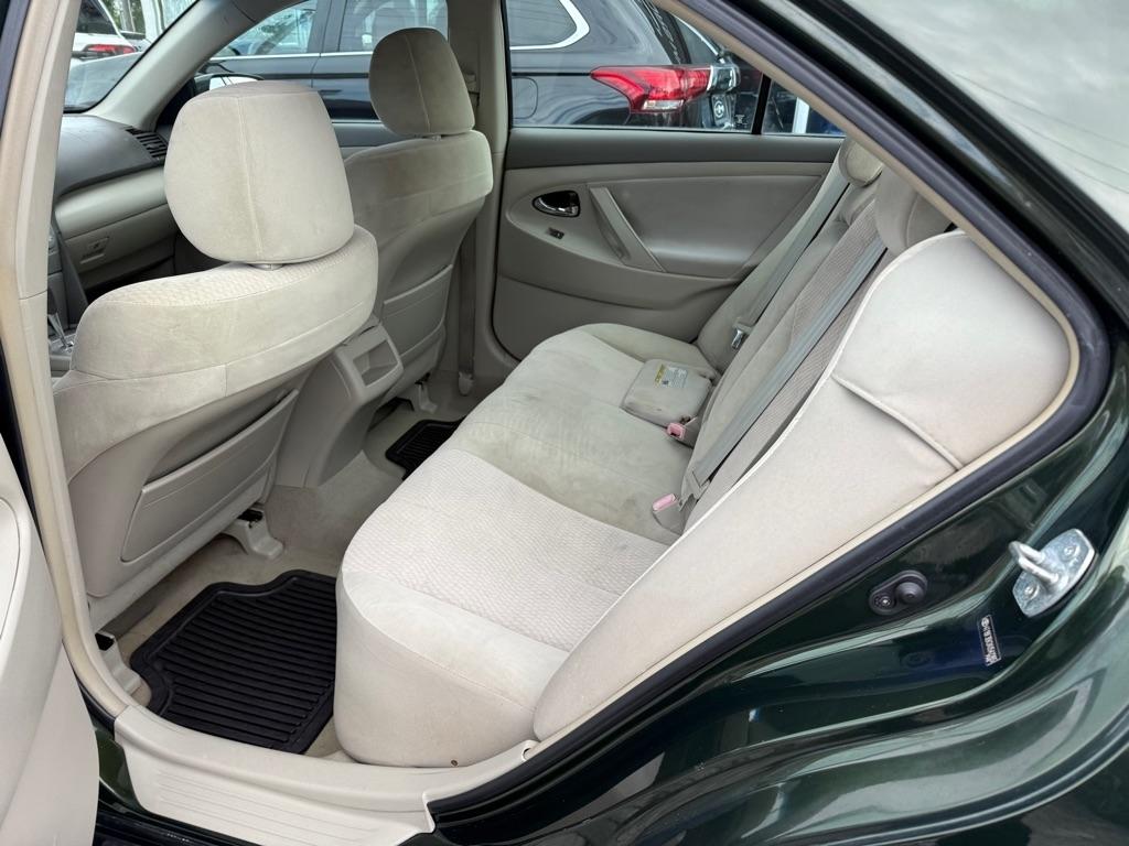 Toyota Camry 4dr Sdn I4 Man (Natl) 2010