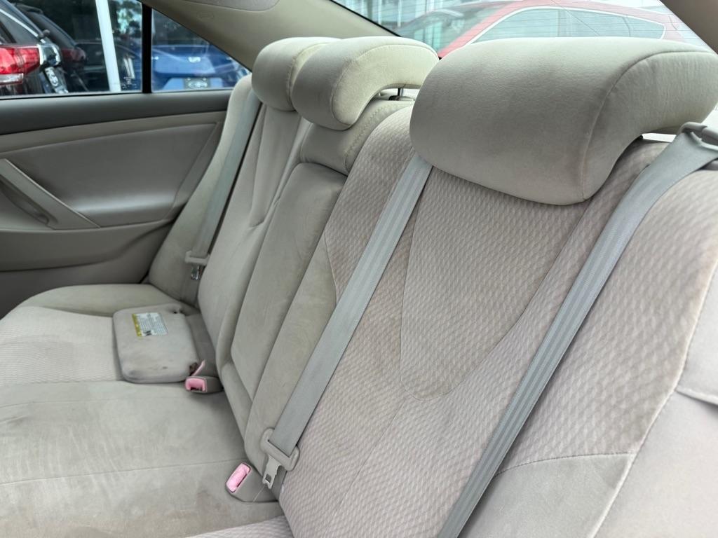 Toyota Camry 4dr Sdn I4 Man (Natl) 2010