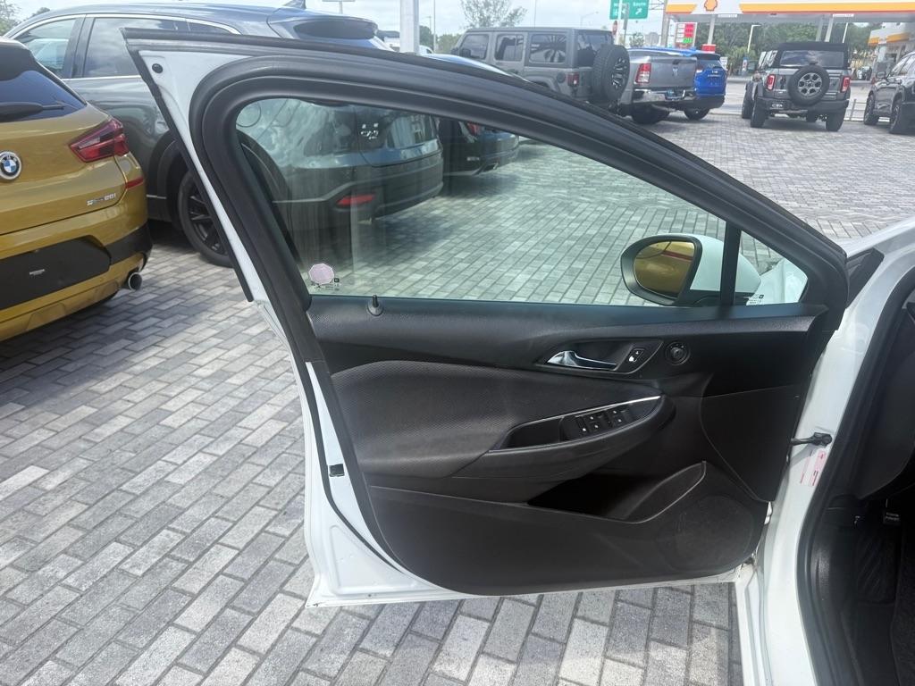Chevrolet Cruze 4dr HB LT 2019