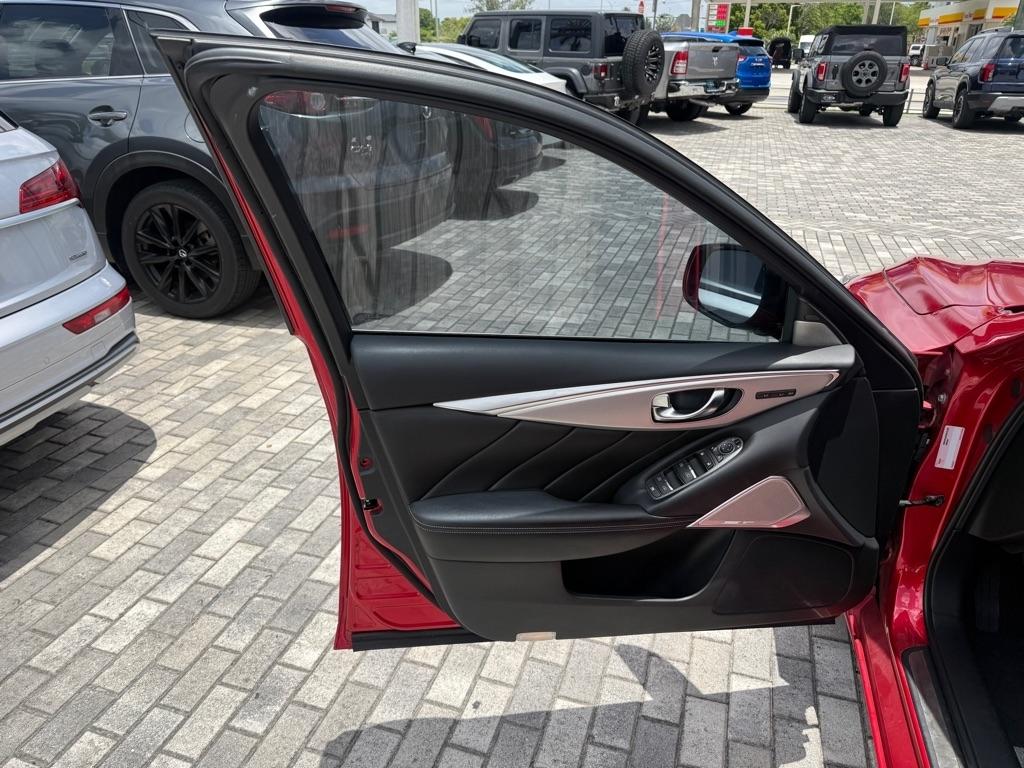 Infiniti Q50 LUXE AWD 2024