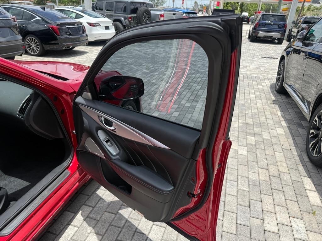 Infiniti Q50 LUXE AWD 2024