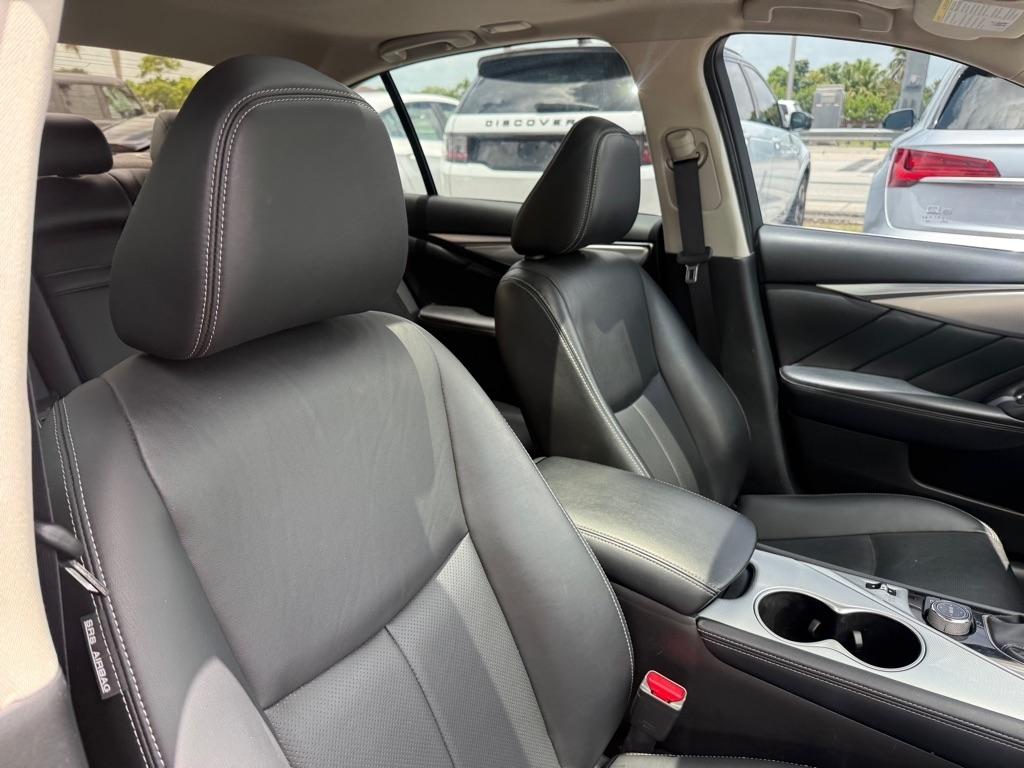 Infiniti Q50 LUXE AWD 2024