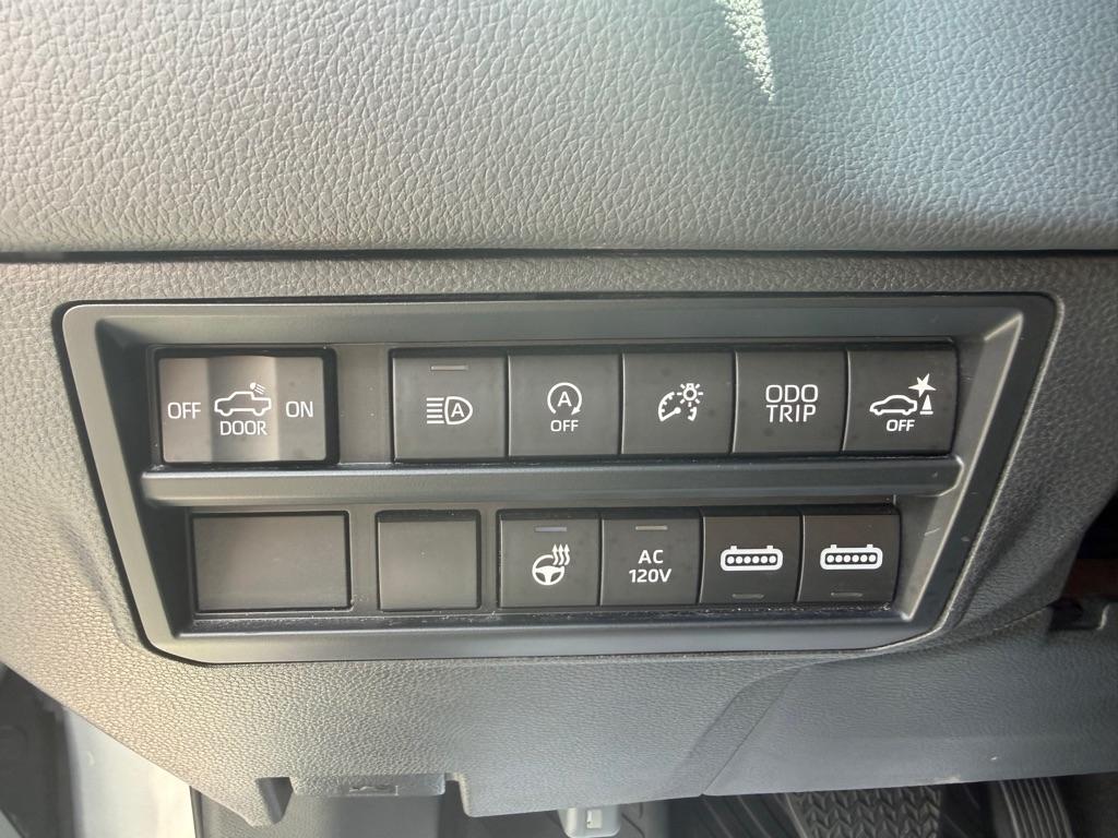 Toyota Tundra 4WD Limited CrewMax 5.5' Bed (Natl) 2024