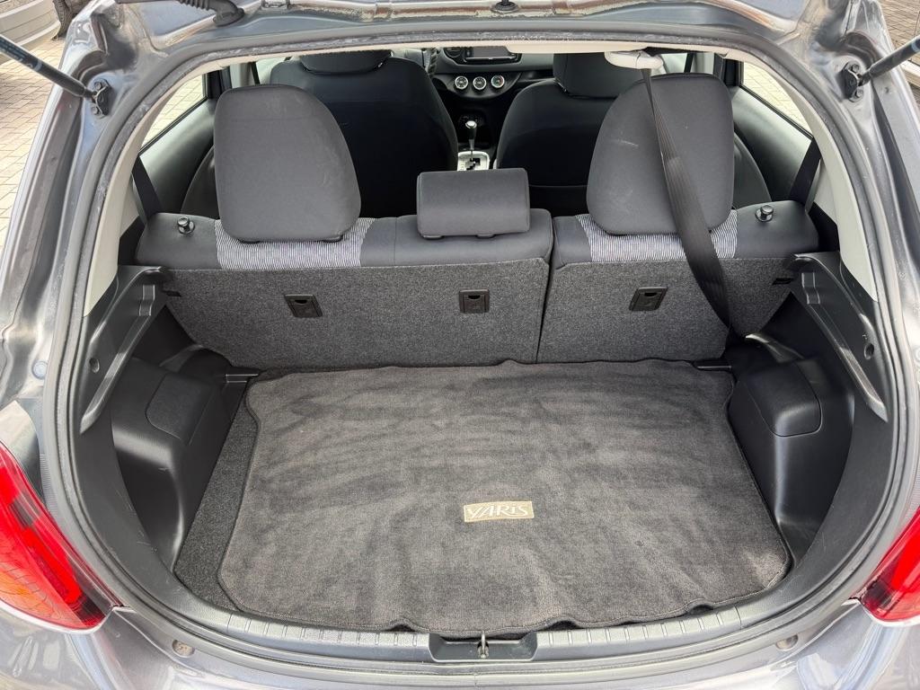 Toyota Yaris 5dr Liftback Auto L (Natl) 2015