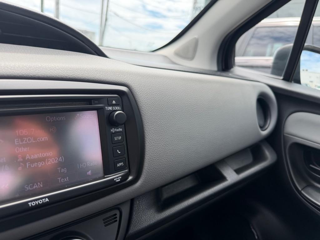 Toyota Yaris 5dr Liftback Auto L (Natl) 2015