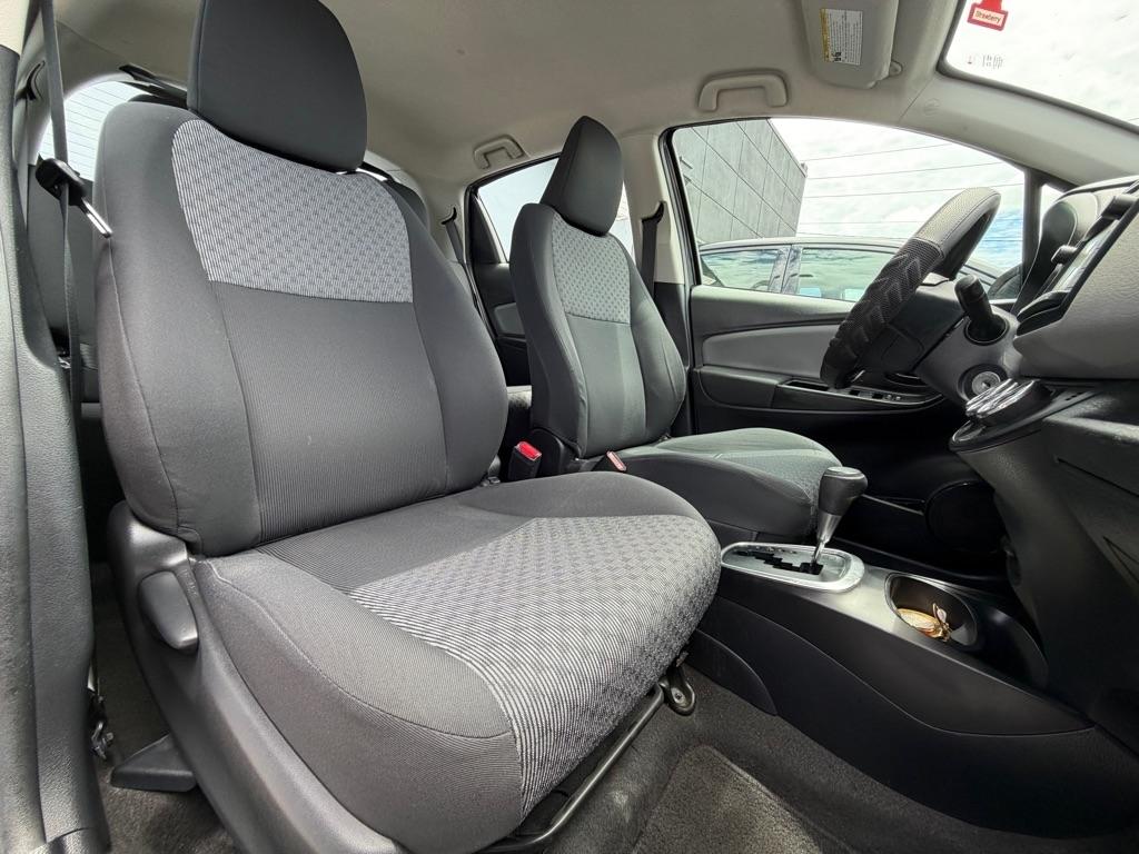 Toyota Yaris 5dr Liftback Auto L (Natl) 2015