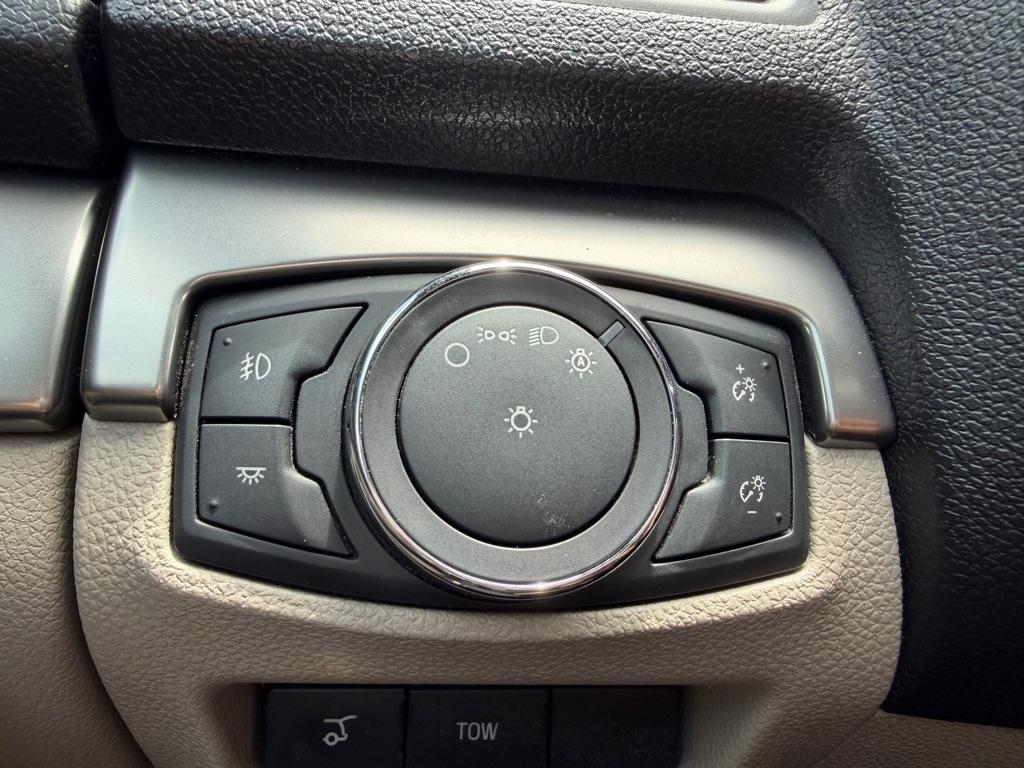 Ford Explorer XLT FWD 2018