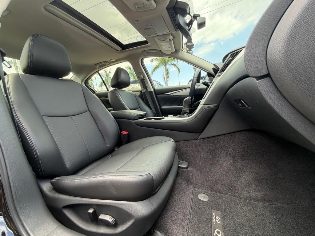 Infiniti Q50 LUXE AWD 2023