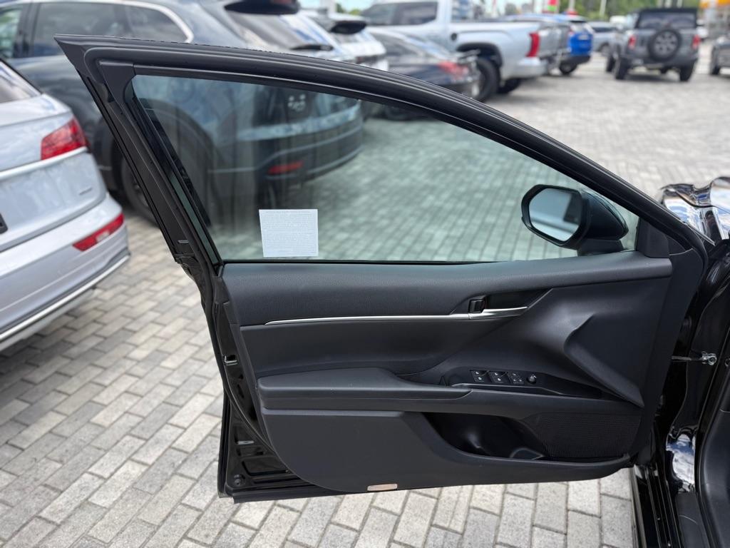 Toyota Camry XLE Auto (Natl) 2019
