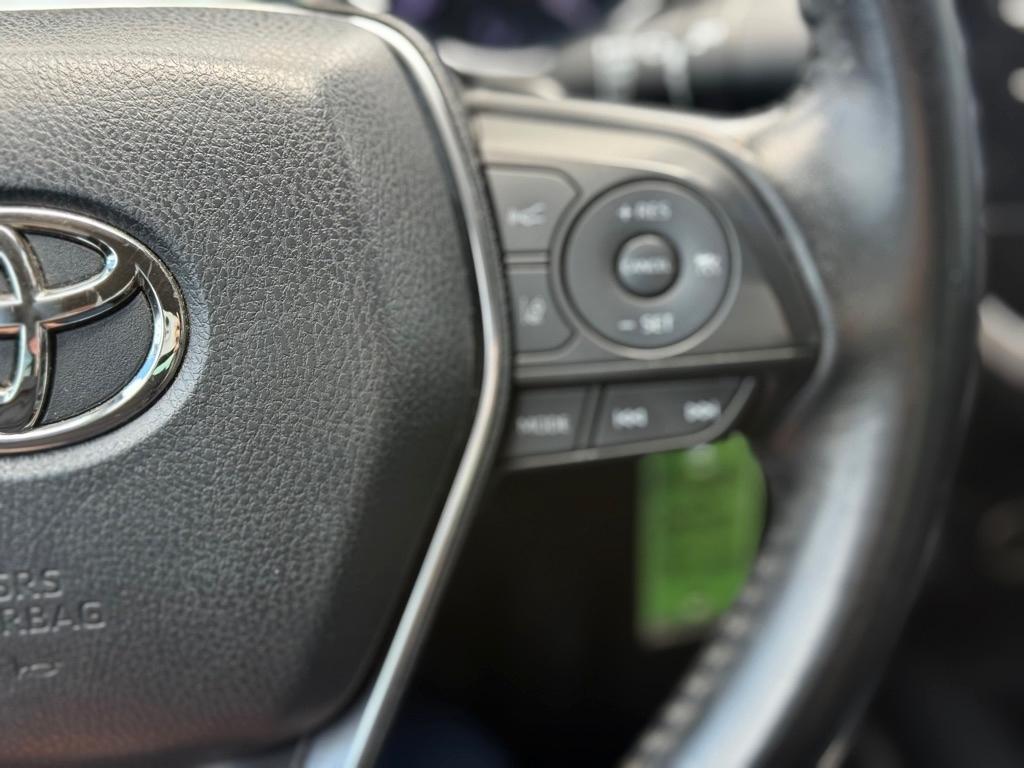 Toyota Camry XLE Auto (Natl) 2019