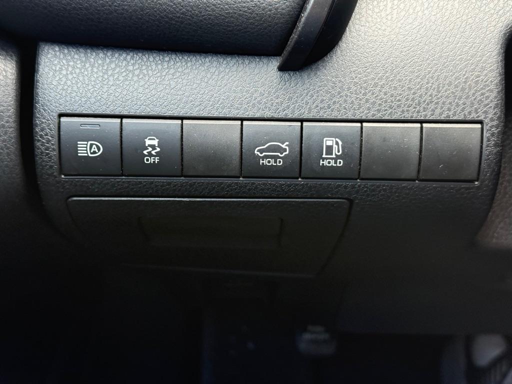 Toyota Camry XLE Auto (Natl) 2019
