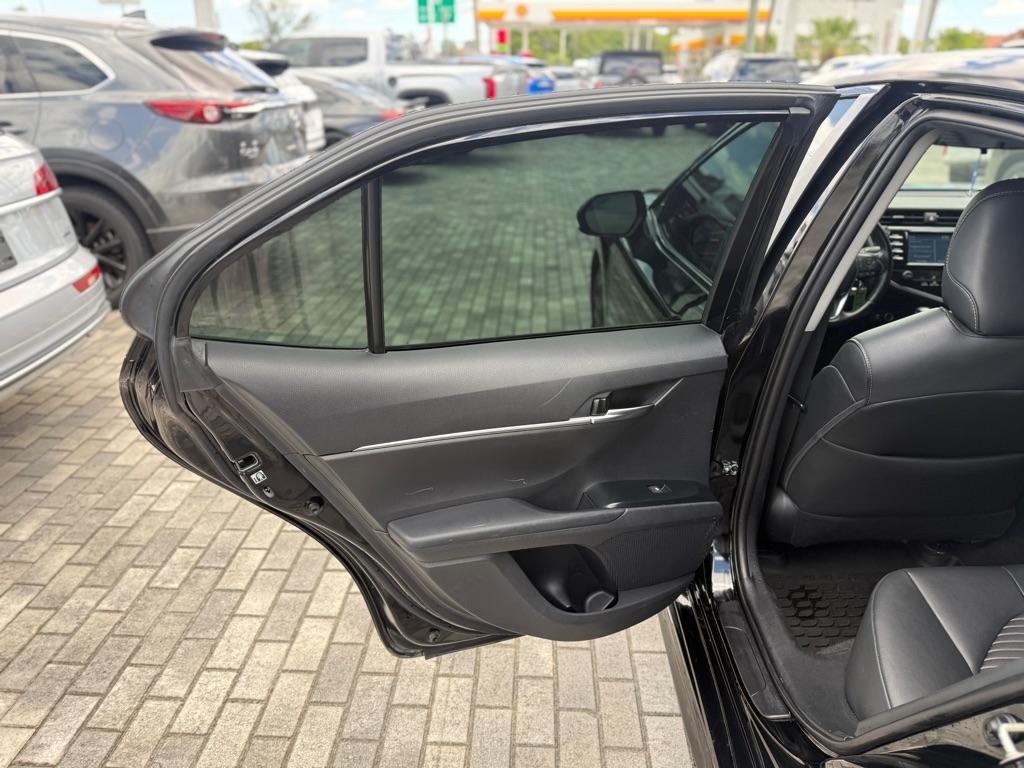 Toyota Camry XLE Auto (Natl) 2019