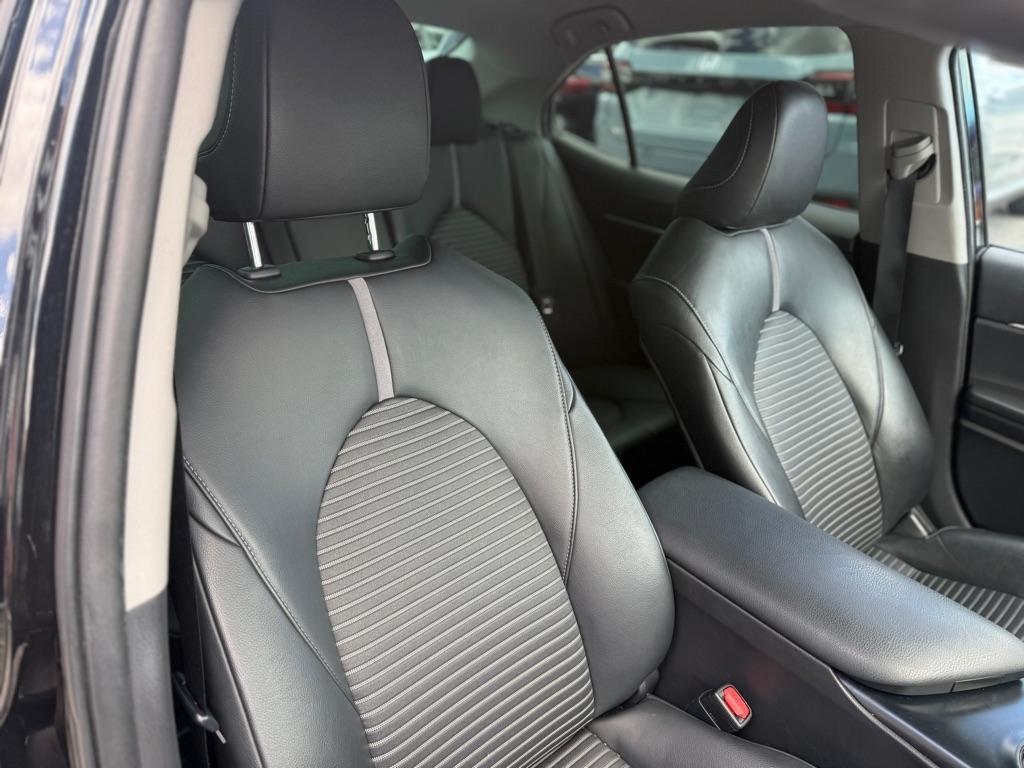 Toyota Camry XLE Auto (Natl) 2019