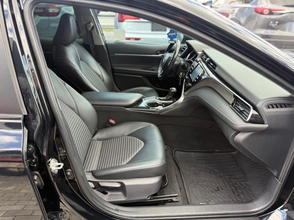 Toyota Camry XLE Auto (Natl) 2019