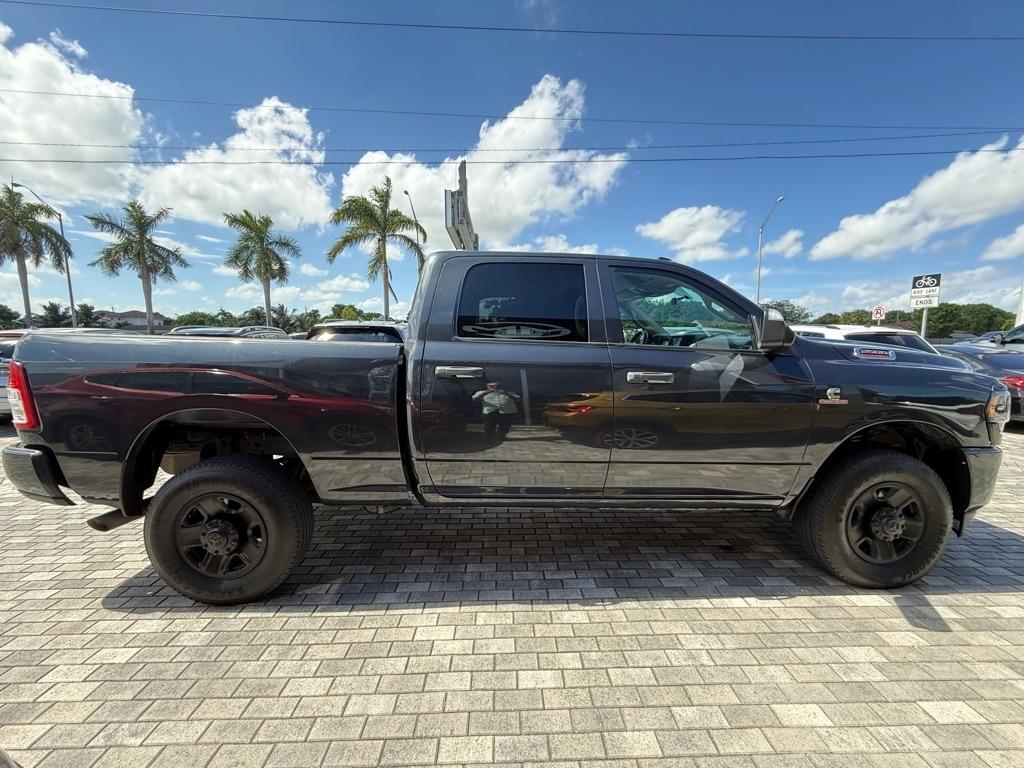 RAM 2500 Tradesman 4x4 Crew Cab 6'4" Box 2020