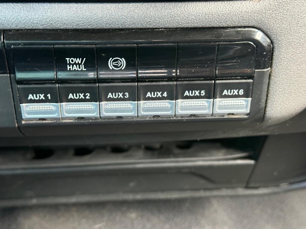 RAM 2500 Tradesman 4x4 Crew Cab 6'4" Box 2020