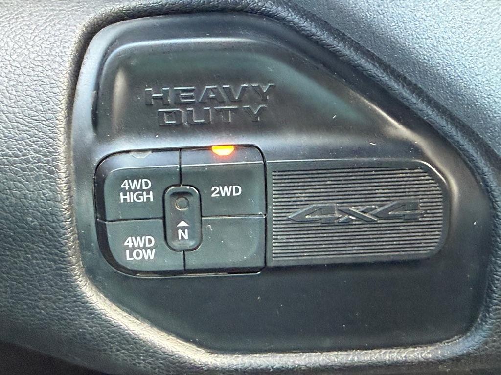 RAM 2500 Tradesman 4x4 Crew Cab 6'4" Box 2020