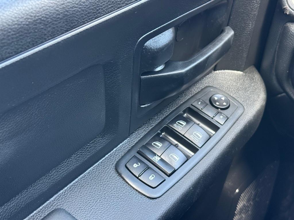 RAM 2500 Tradesman 4x4 Crew Cab 6'4" Box 2020