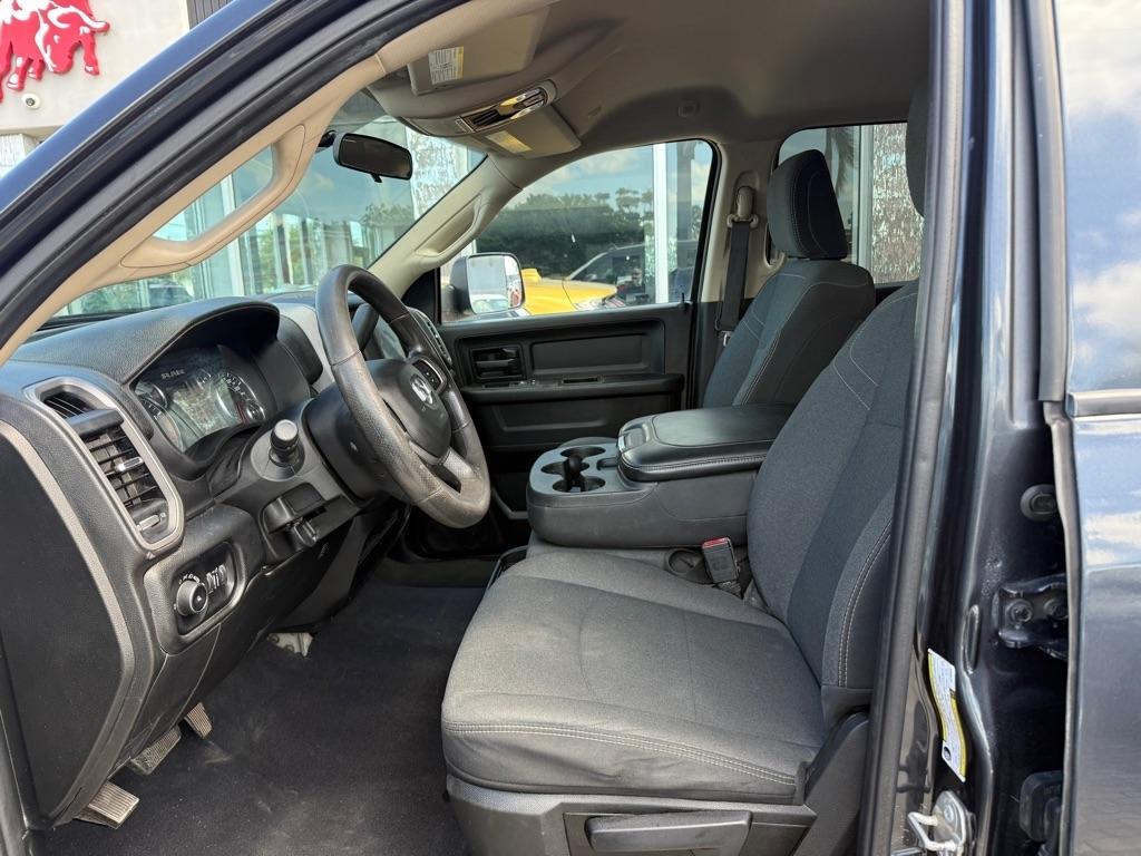 RAM 2500 Tradesman 4x4 Crew Cab 6'4" Box 2020
