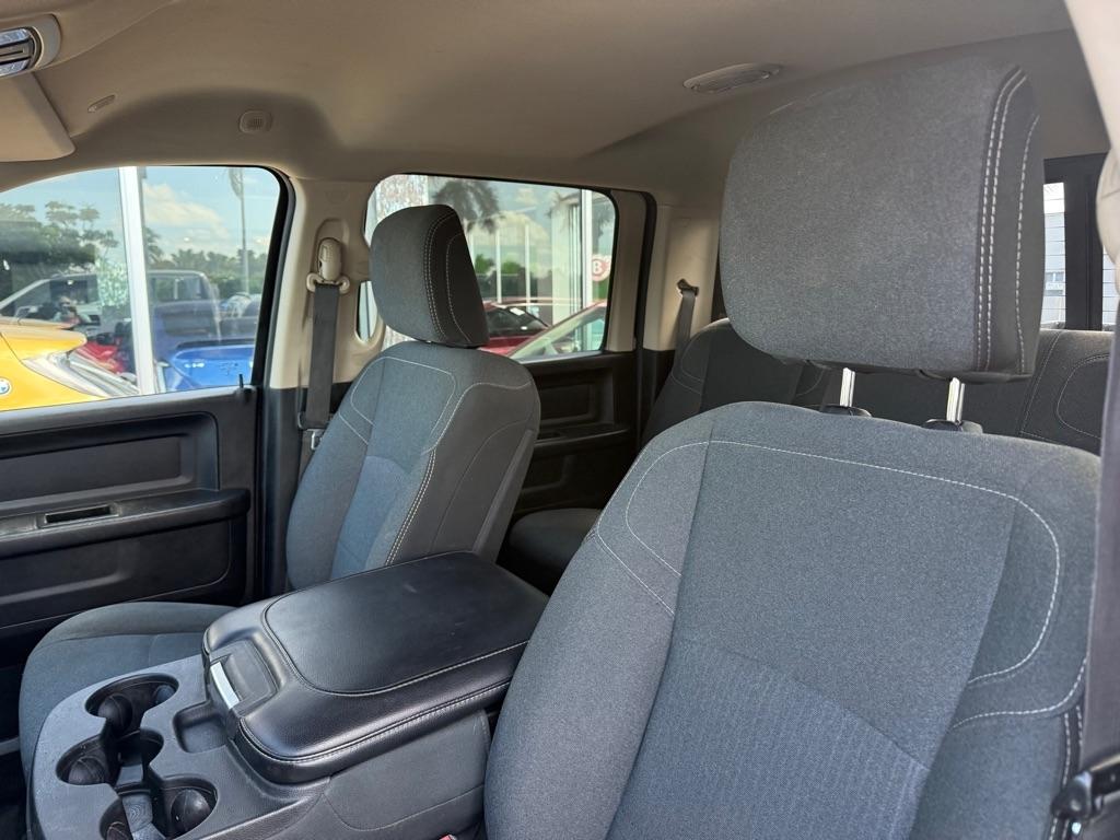 RAM 2500 Tradesman 4x4 Crew Cab 6'4" Box 2020