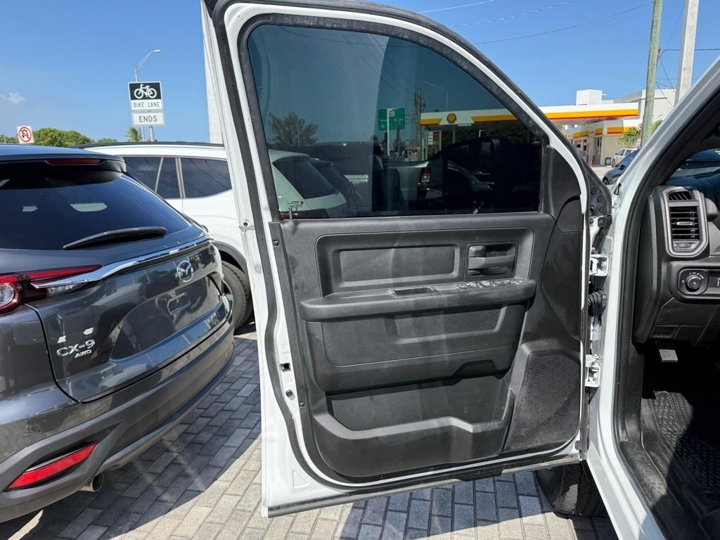 RAM 2500 Tradesman 4x4 Crew Cab 6'4" Box 2024