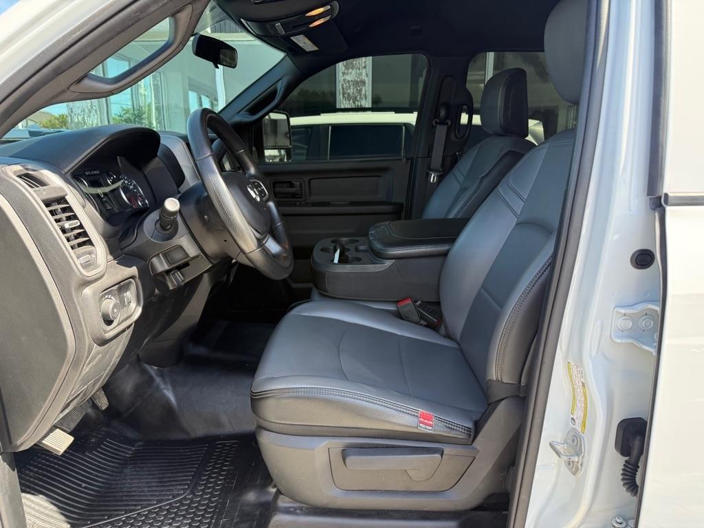 RAM 2500 Tradesman 4x4 Crew Cab 6'4" Box 2024