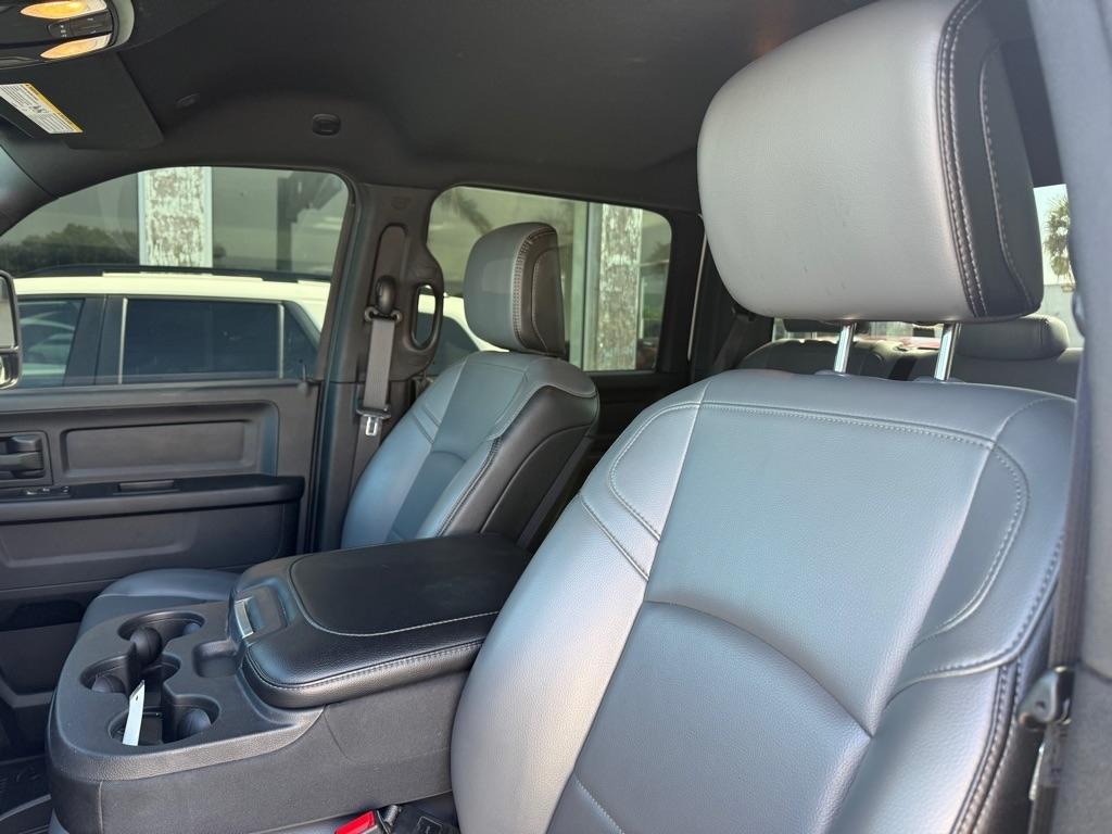RAM 2500 Tradesman 4x4 Crew Cab 6'4" Box 2024
