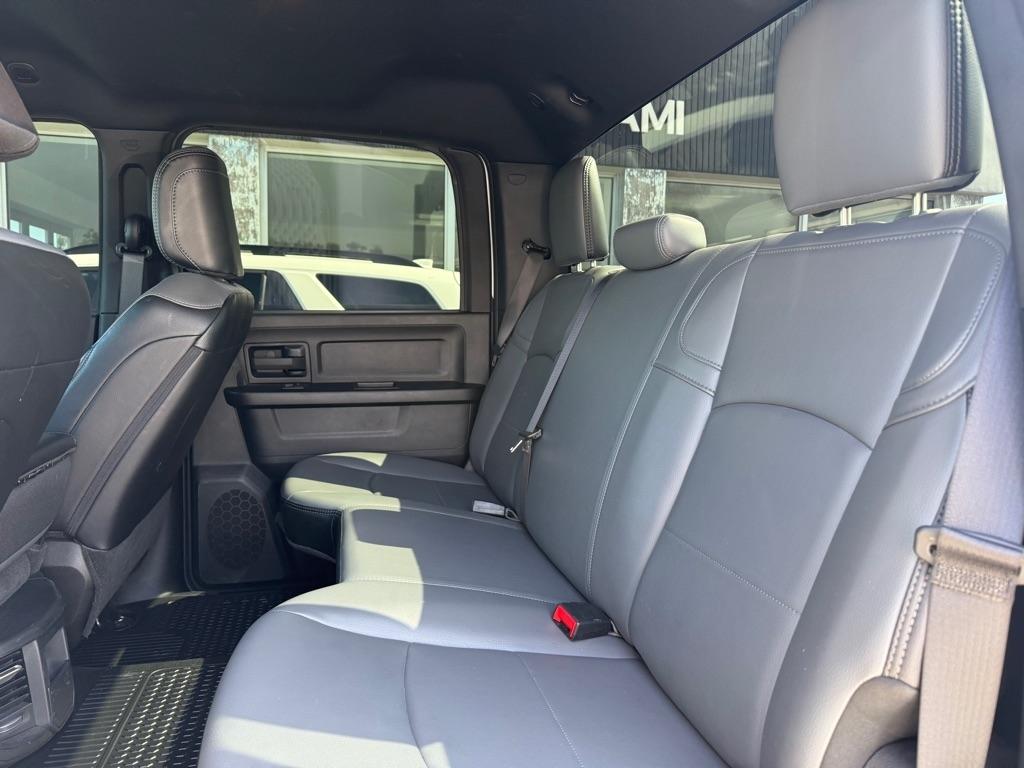 RAM 2500 Tradesman 4x4 Crew Cab 6'4" Box 2024