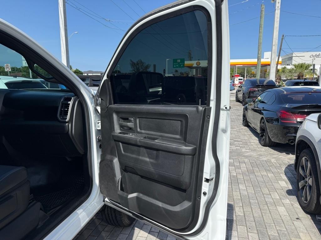 RAM 2500 Tradesman 4x4 Crew Cab 6'4" Box 2024