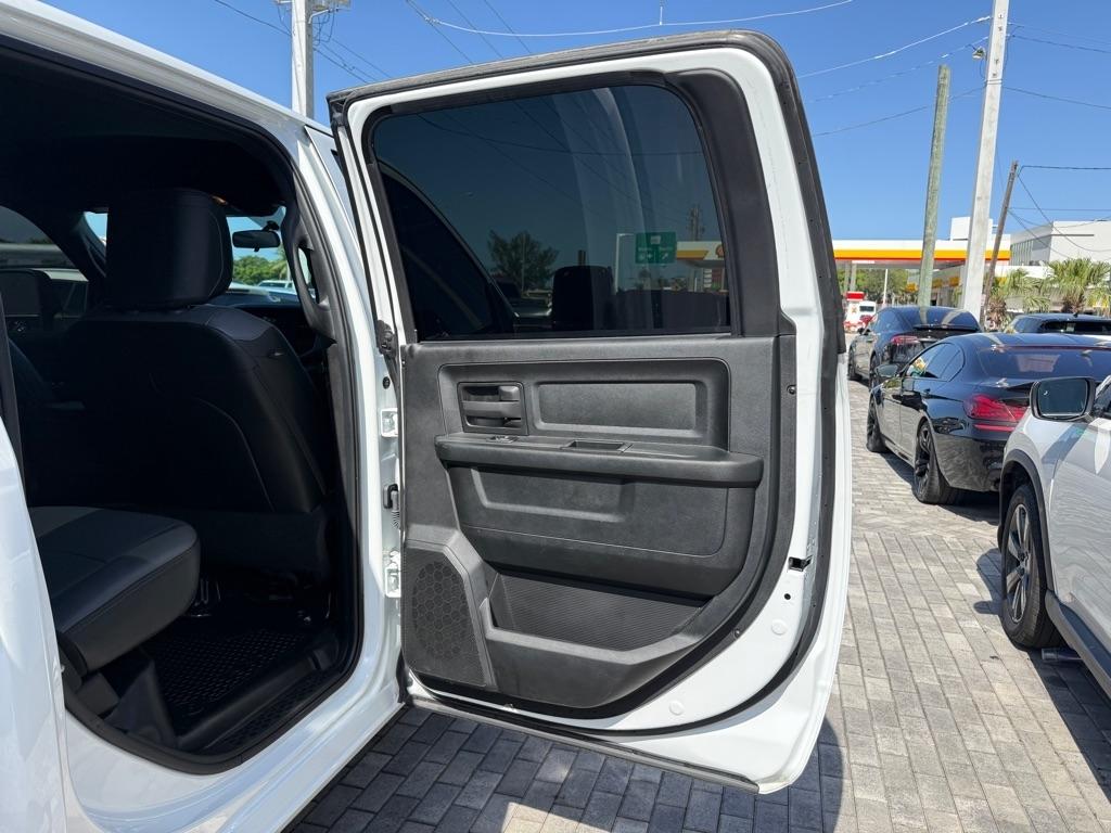 RAM 2500 Tradesman 4x4 Crew Cab 6'4" Box 2024