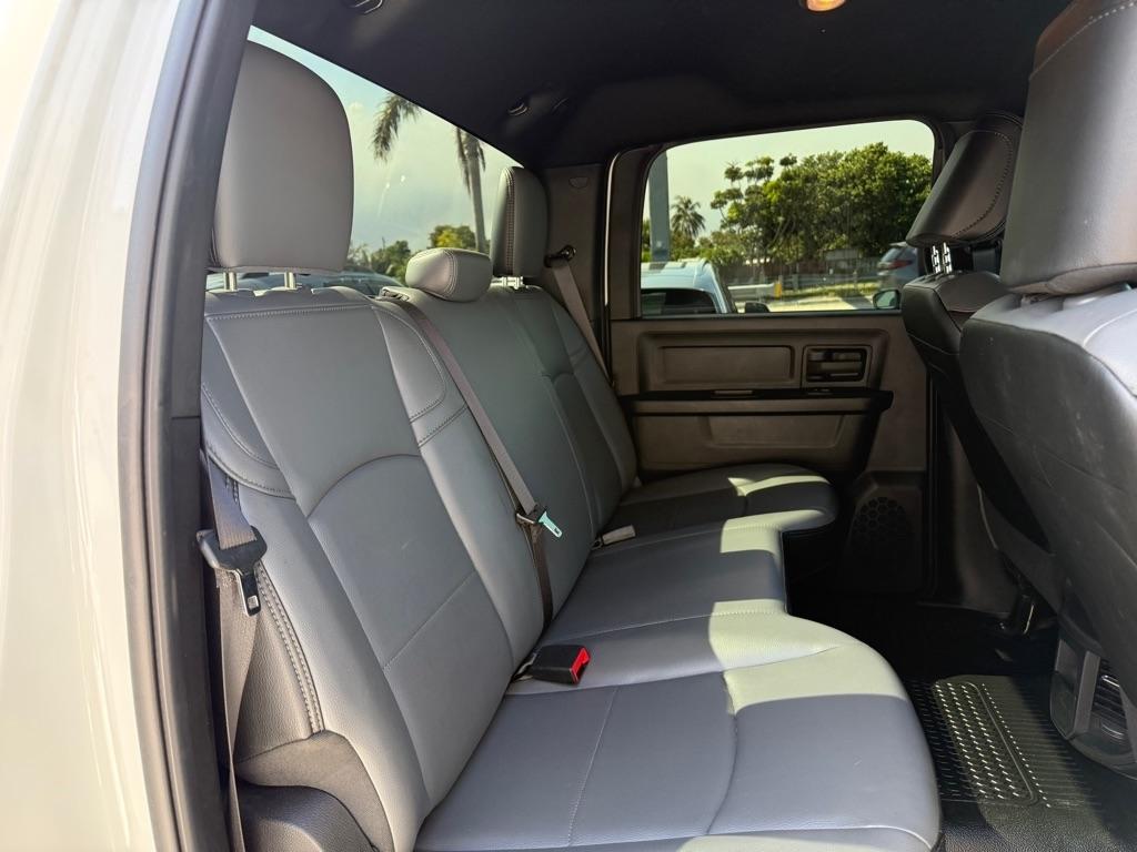 RAM 2500 Tradesman 4x4 Crew Cab 6'4" Box 2024