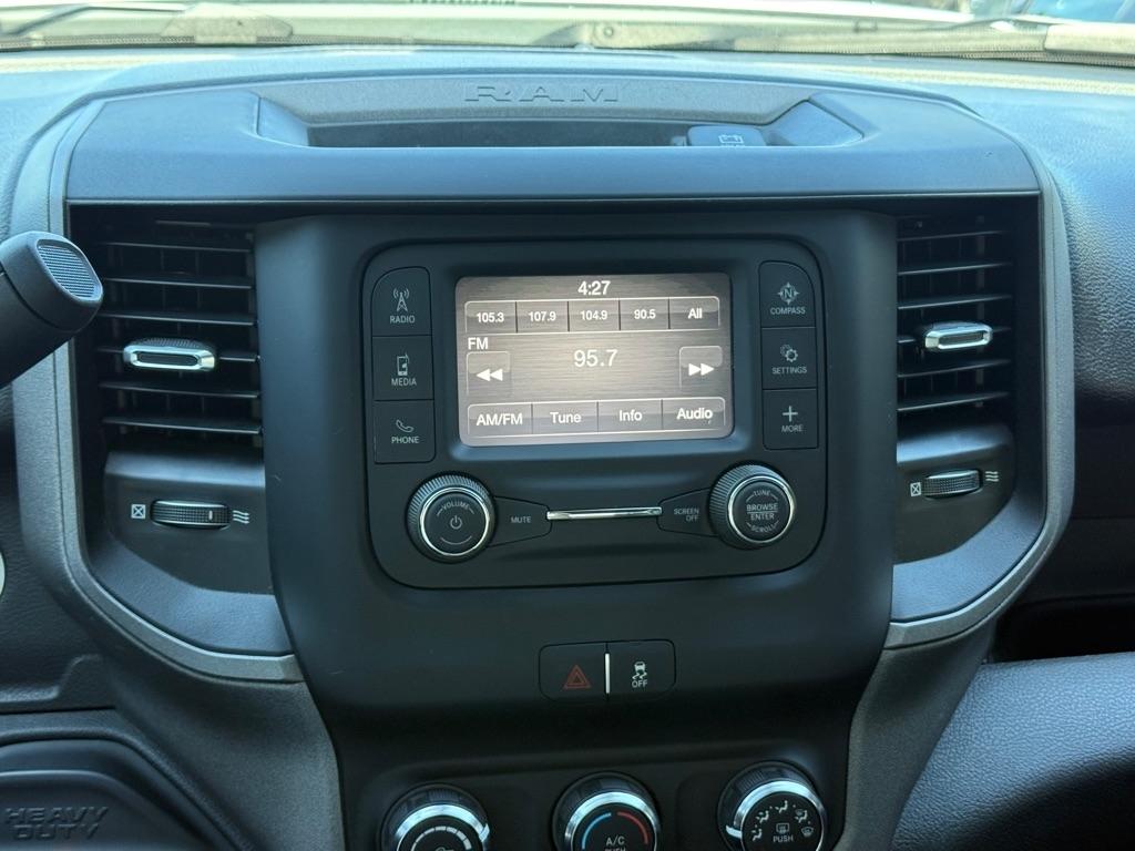 RAM 2500 Tradesman 4x4 Crew Cab 6'4" Box 2024
