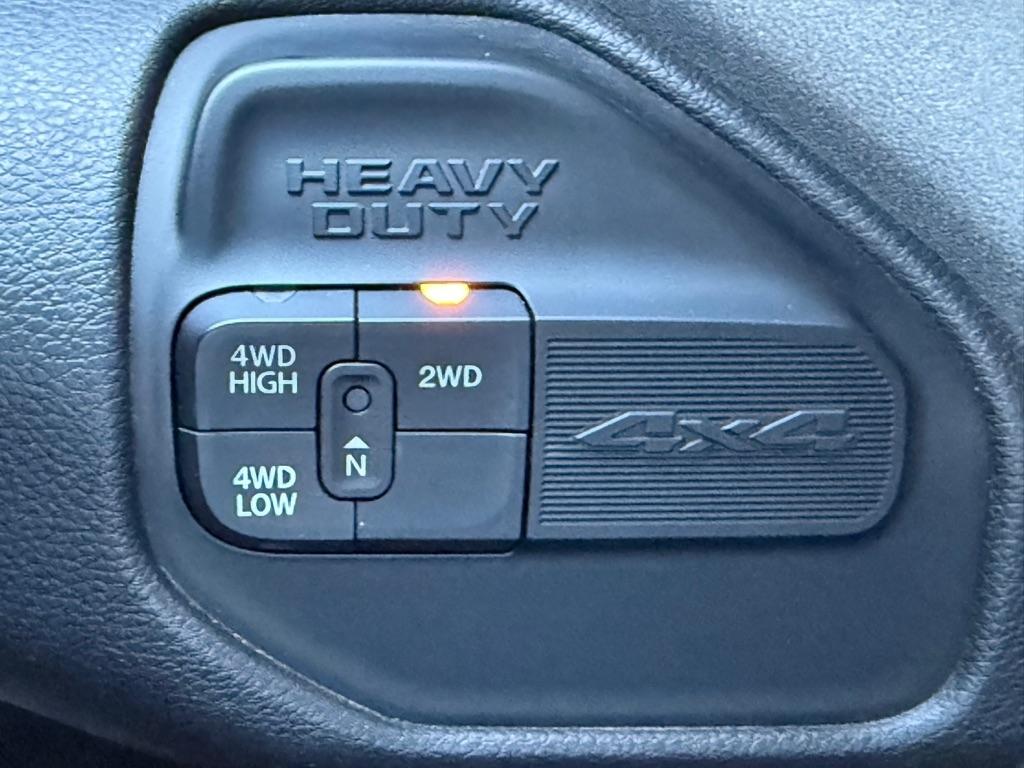 RAM 2500 Tradesman 4x4 Crew Cab 6'4" Box 2024