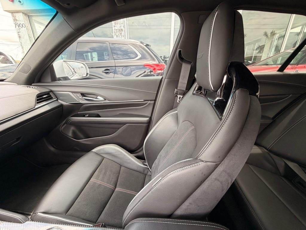 Cadillac CT4-V 4dr Sdn Blackwing 2023