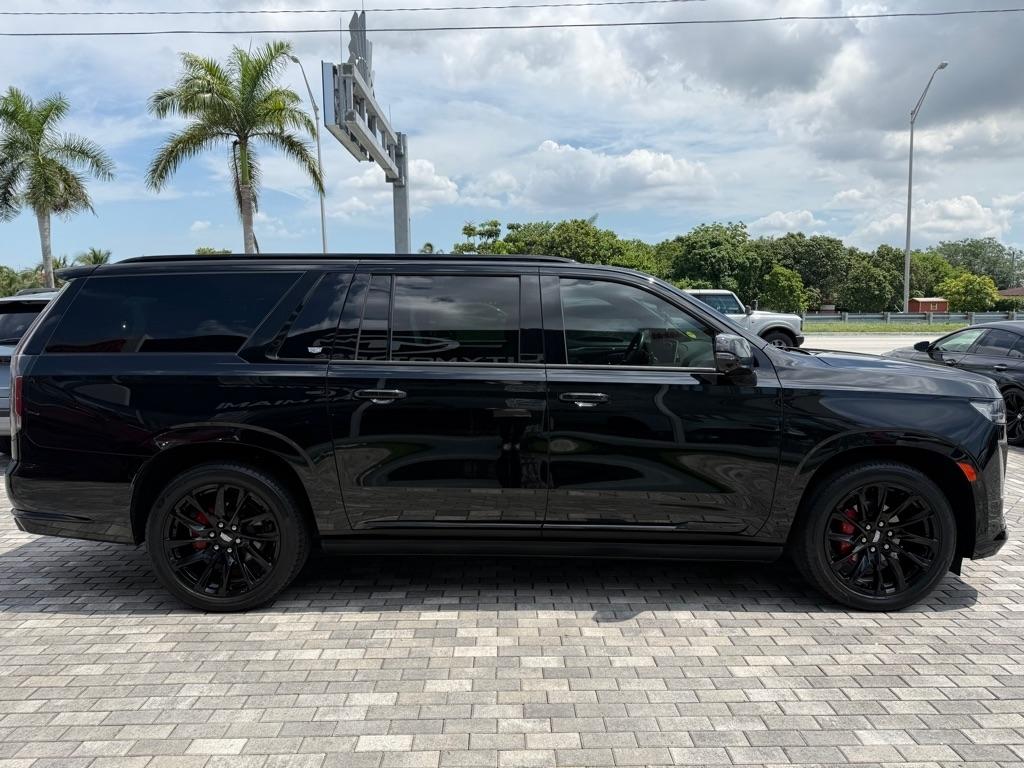 Cadillac Escalade ESV 4WD 4dr Sport 2022