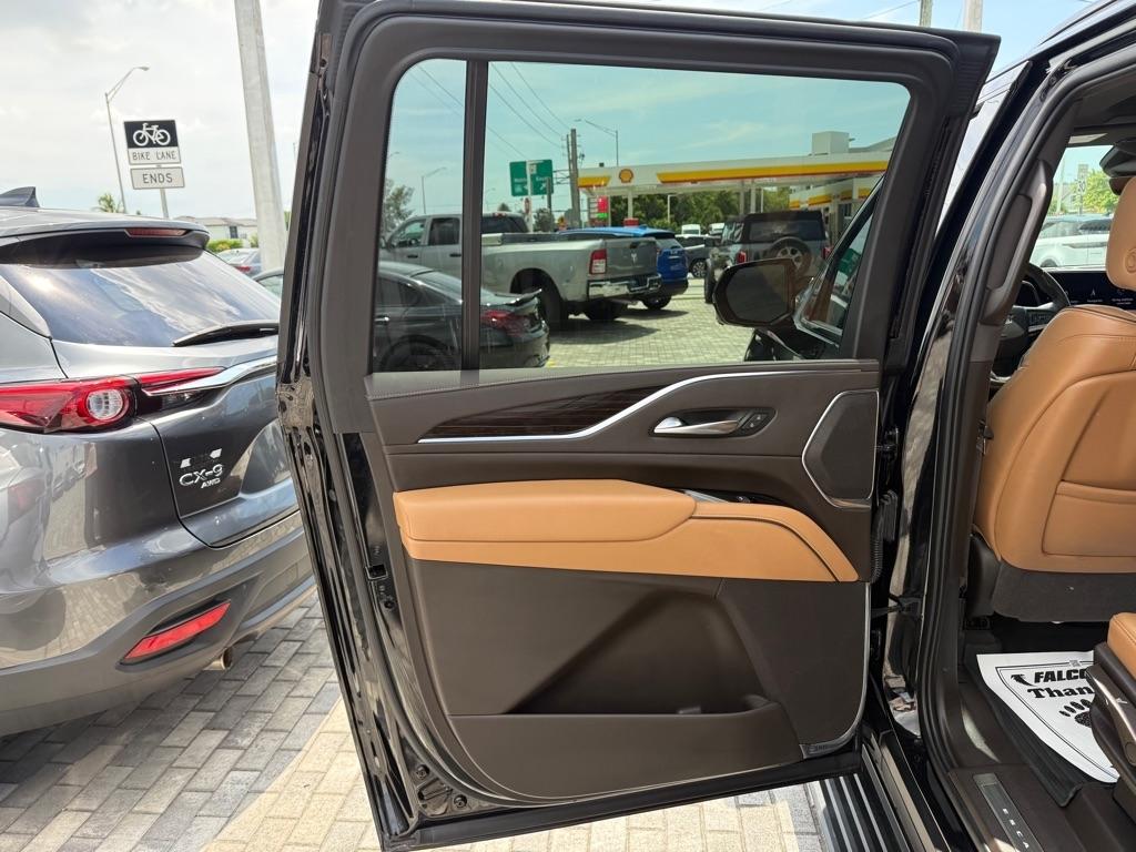 Cadillac Escalade ESV 4WD 4dr Sport 2022