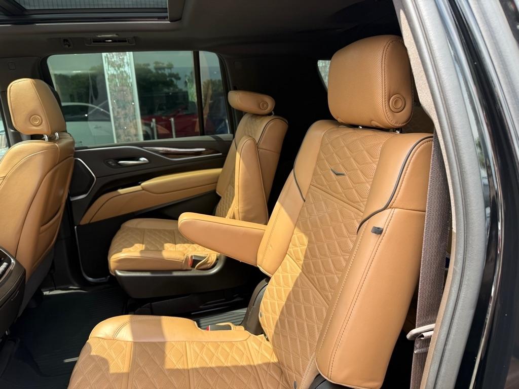 Cadillac Escalade ESV 4WD 4dr Sport 2022