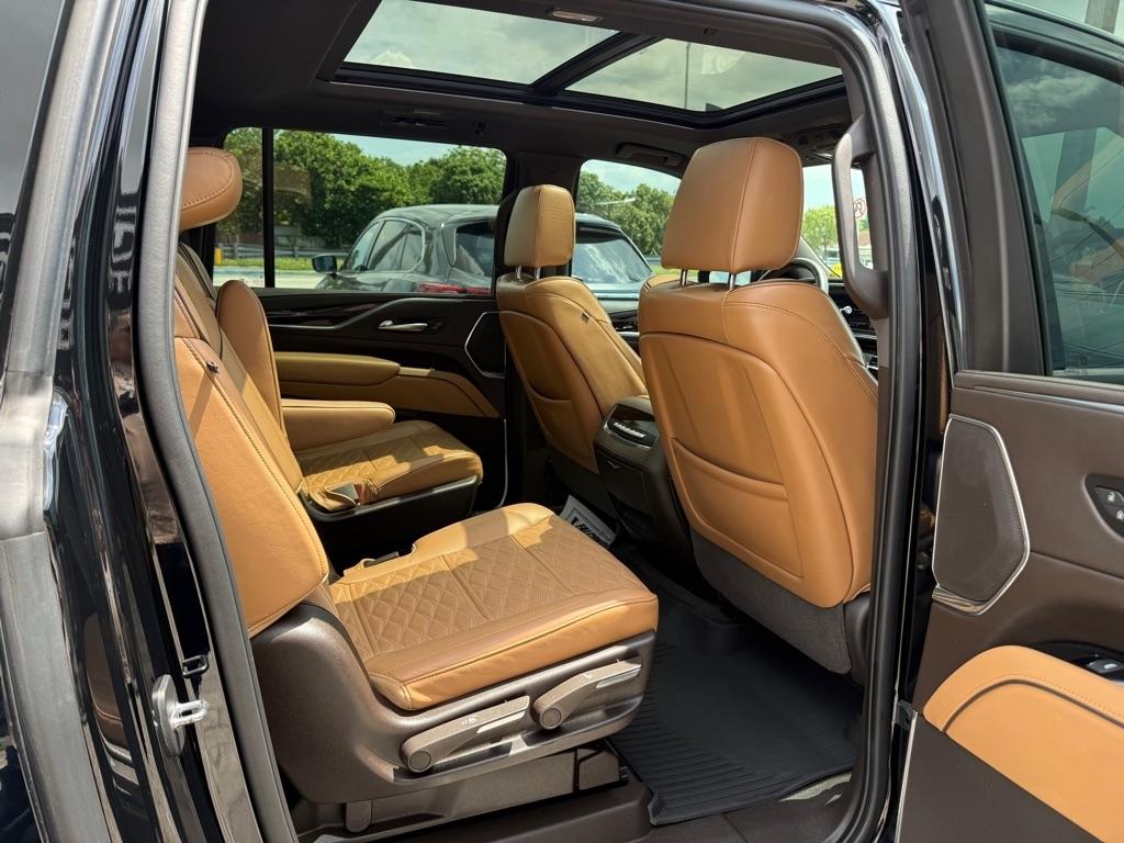 Cadillac Escalade ESV 4WD 4dr Sport 2022