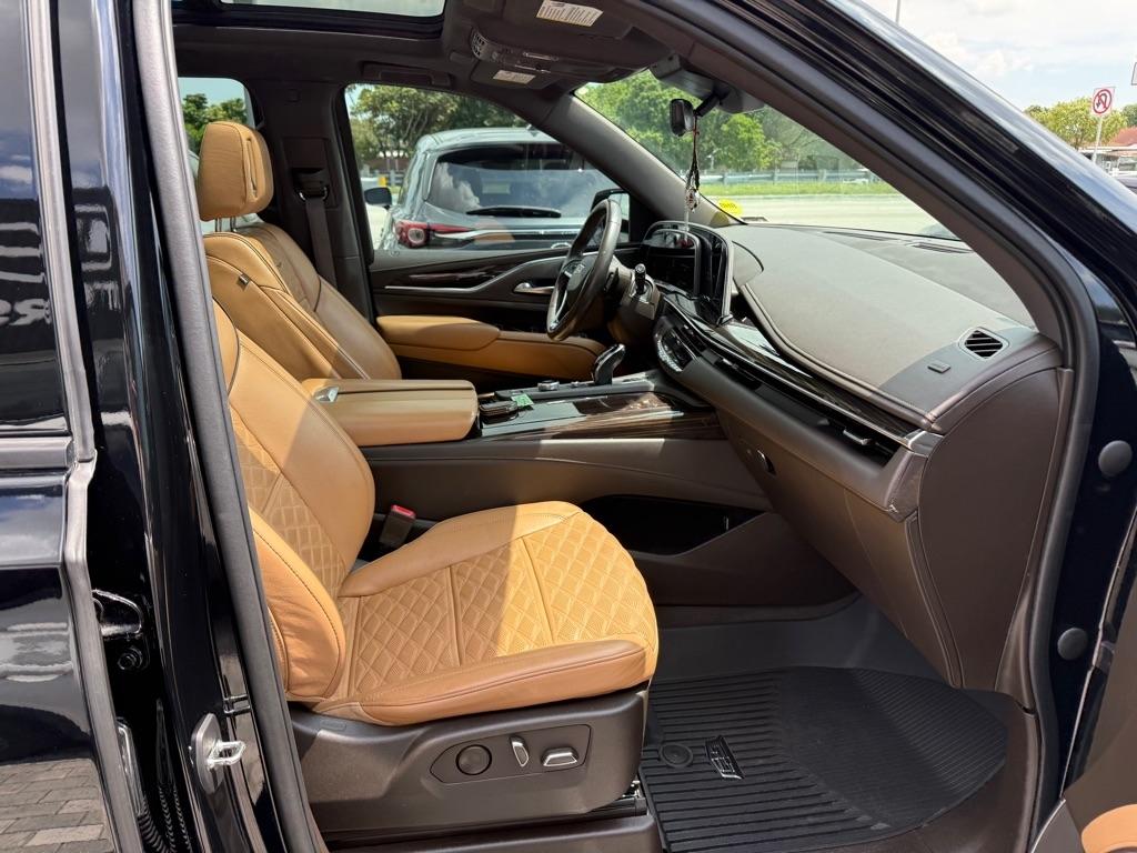 Cadillac Escalade ESV 4WD 4dr Sport 2022