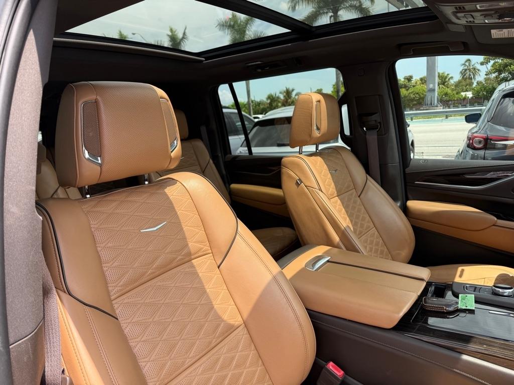 Cadillac Escalade ESV 4WD 4dr Sport 2022