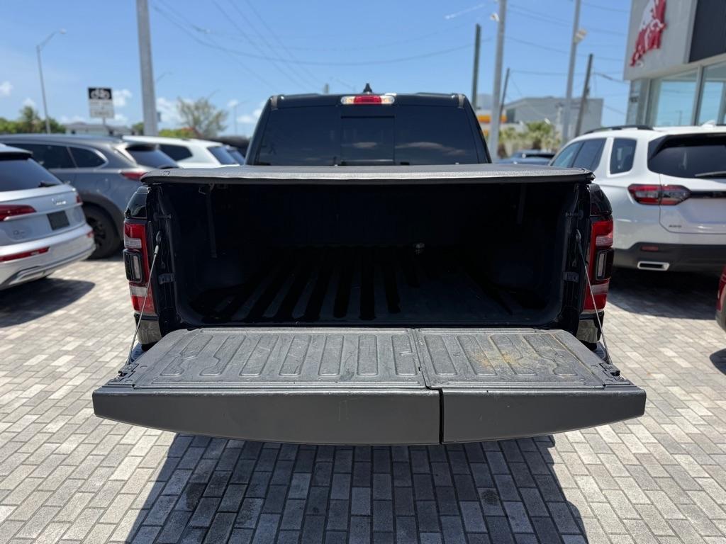 RAM 1500 Laramie 4x4 Crew Cab 5'7" Box 2022