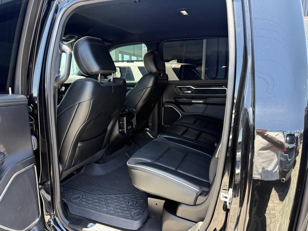 RAM 1500 Laramie 4x4 Crew Cab 5'7" Box 2022