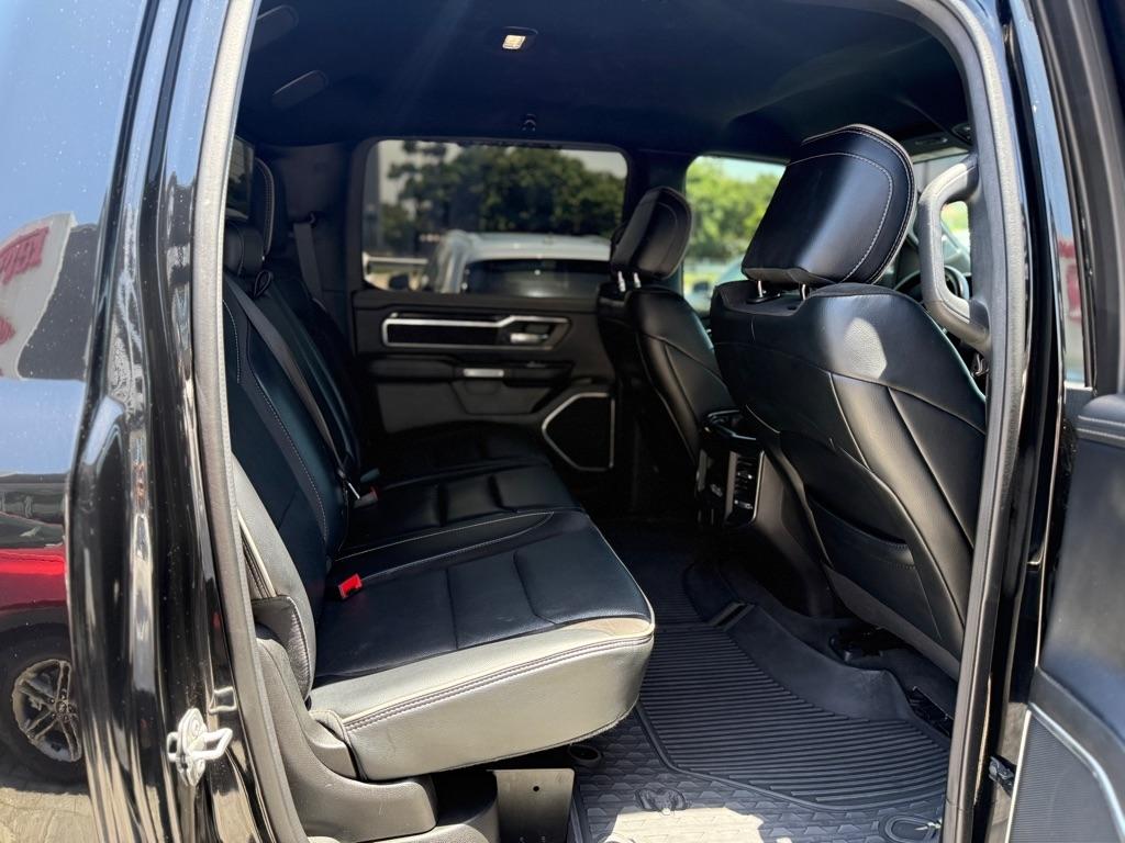 RAM 1500 Laramie 4x4 Crew Cab 5'7" Box 2022