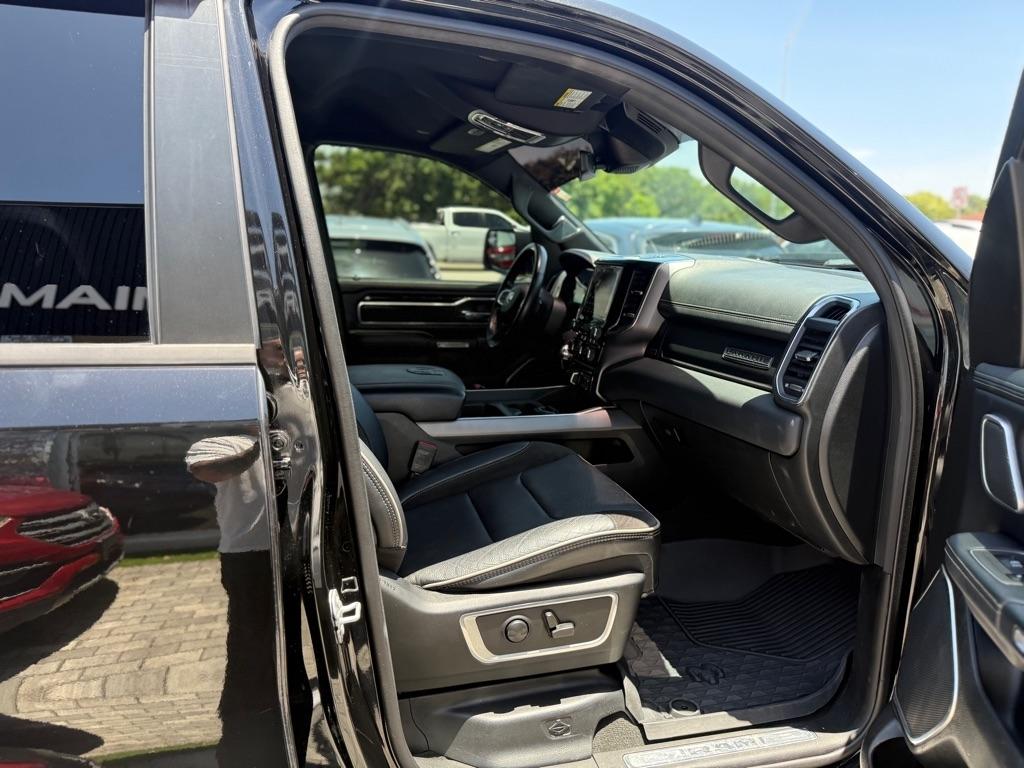 RAM 1500 Laramie 4x4 Crew Cab 5'7" Box 2022