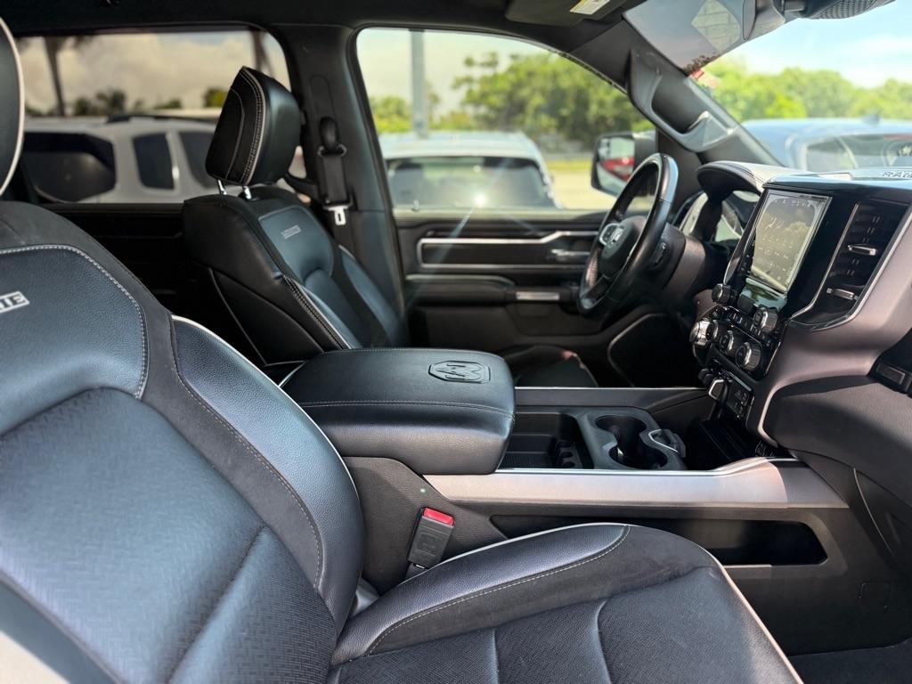 RAM 1500 Laramie 4x4 Crew Cab 5'7" Box 2022