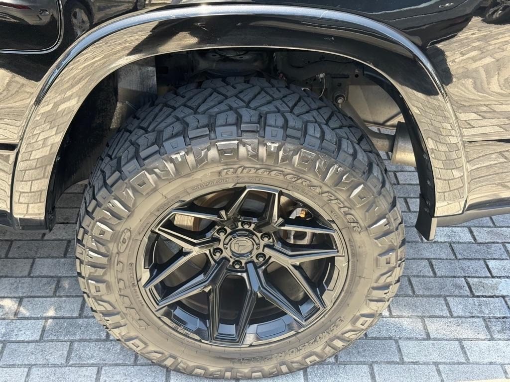 RAM 1500 Laramie 4x4 Crew Cab 5'7" Box 2022