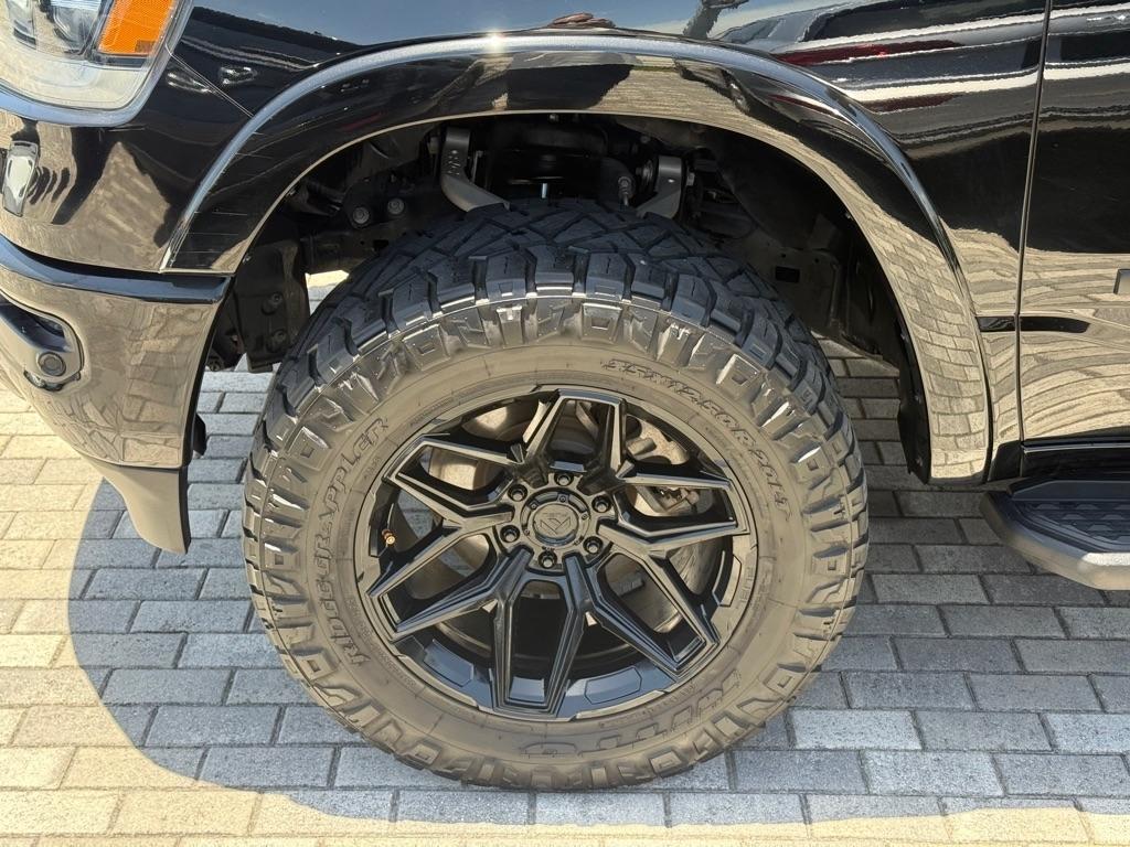 RAM 1500 Laramie 4x4 Crew Cab 5'7" Box 2022