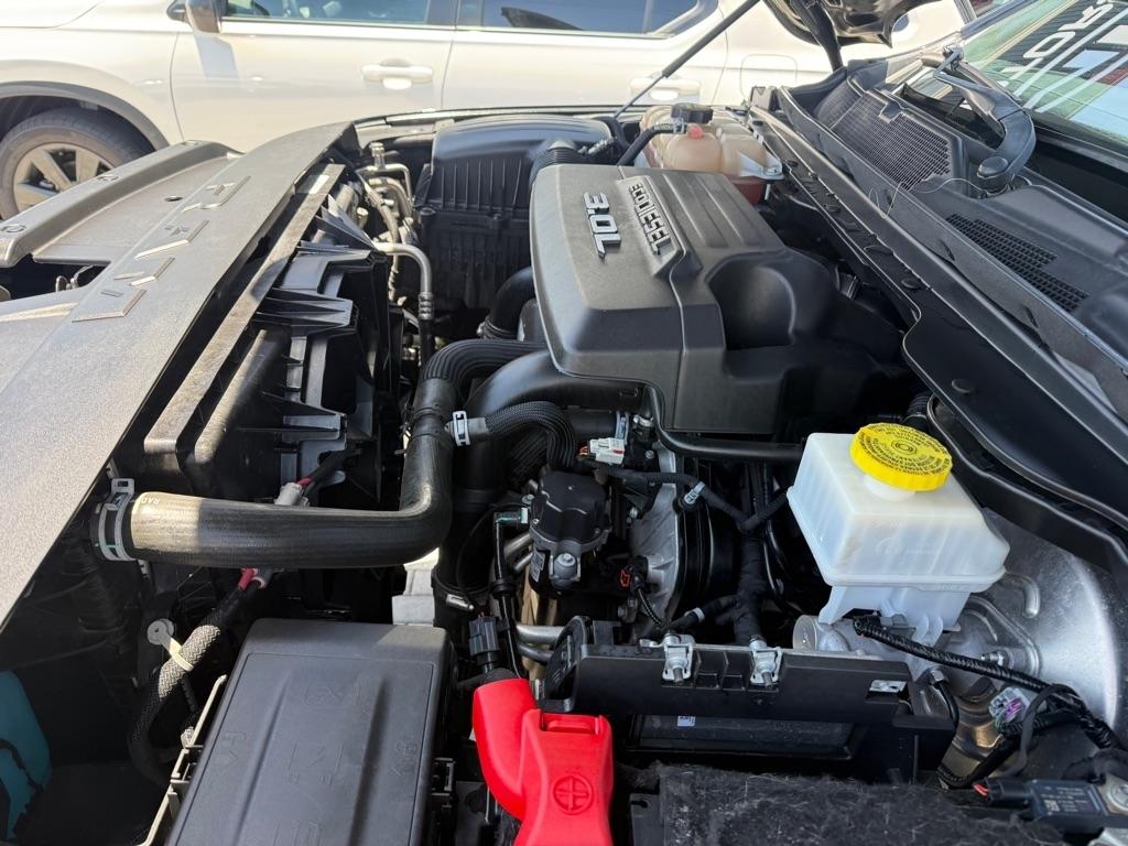 RAM 1500 Laramie 4x4 Crew Cab 5'7" Box 2022