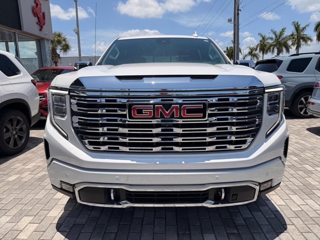 GMC Sierra 1500 4WD Crew Cab 147" Denali 2023